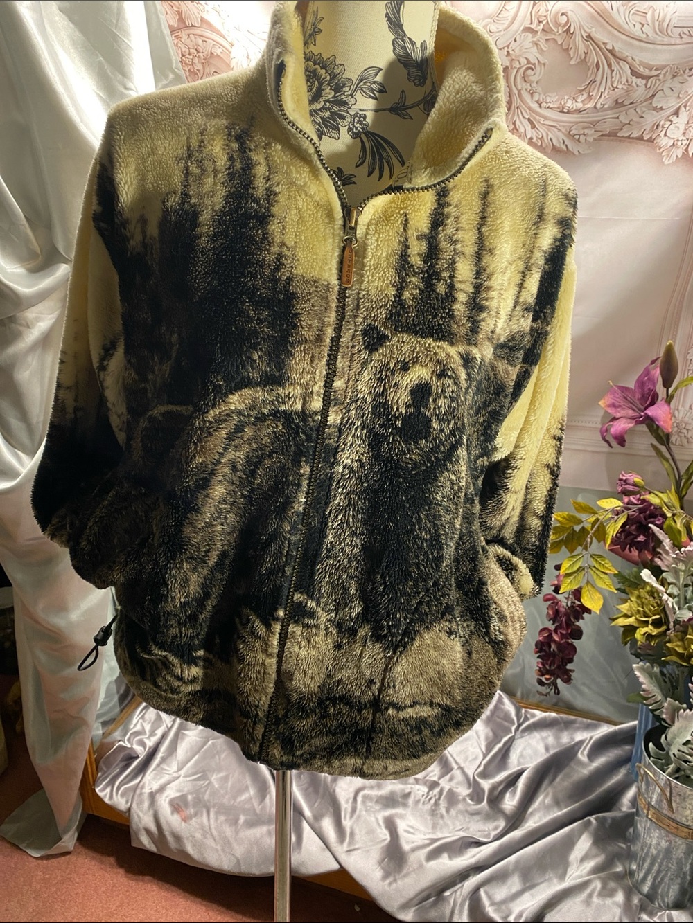 Men’s Beige and Black Bear Print Zip-Up Fleece Jacket